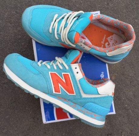 Кроссовки New Balance цвет очень красивый голубой