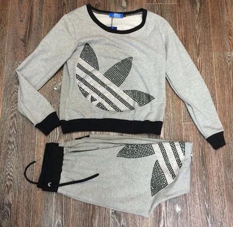 Спортивный костюм Adidas со стразами