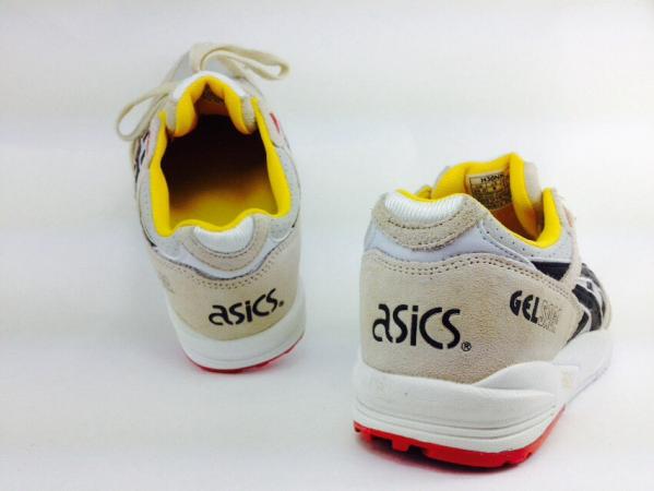 Кроссовки Asics